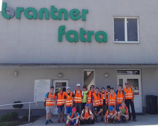 V máji spoločnosť Brantner Fatra s.r.o. navštívili škôlkari,  ale aj nádejní hokejisti